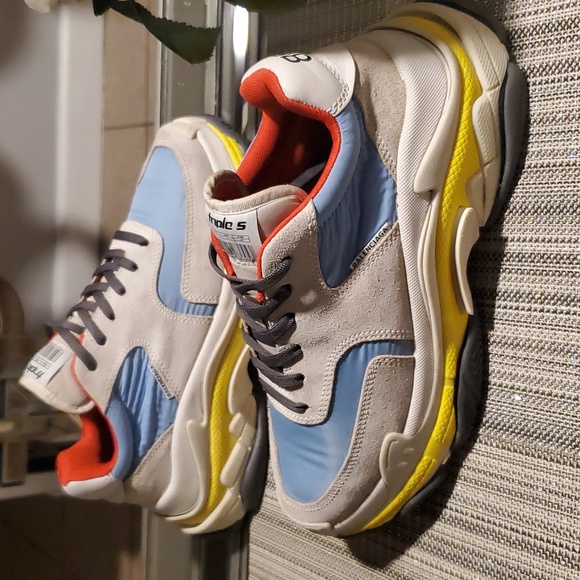 BALENCIAGA Triple S - Picture 7 of 10